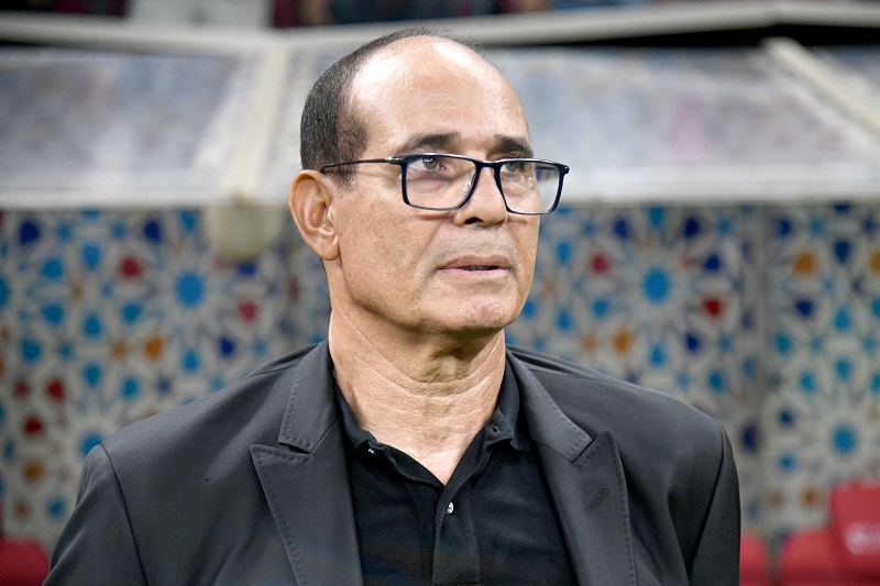 أزمة صحية مفاجئة تبعد بادو الزاكي عن قيادة منتخب النيجر أمام تنزانيا