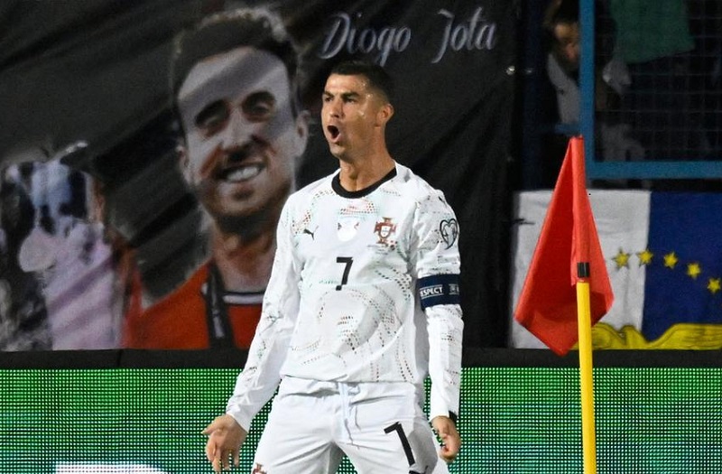 مارتينيز يكشف: إنجاز رونالدو الاستثنائي يحمل رسالة مؤثرة لزميله الراحل