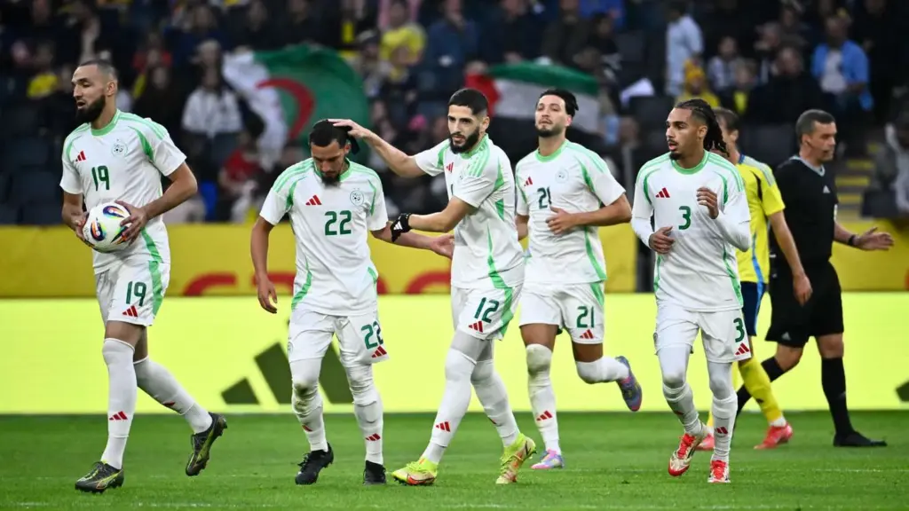 موعد مباراة غينيا والجزائر من أجل التأهل إلى مونديال 2026 والقنوات المذيعة